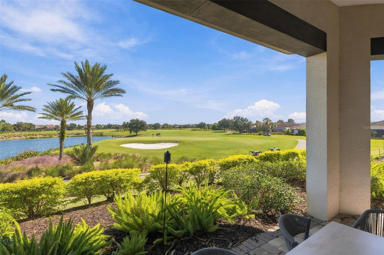 Watching the action on the 18th Green - 4723 BENITO CT, BRADENTON