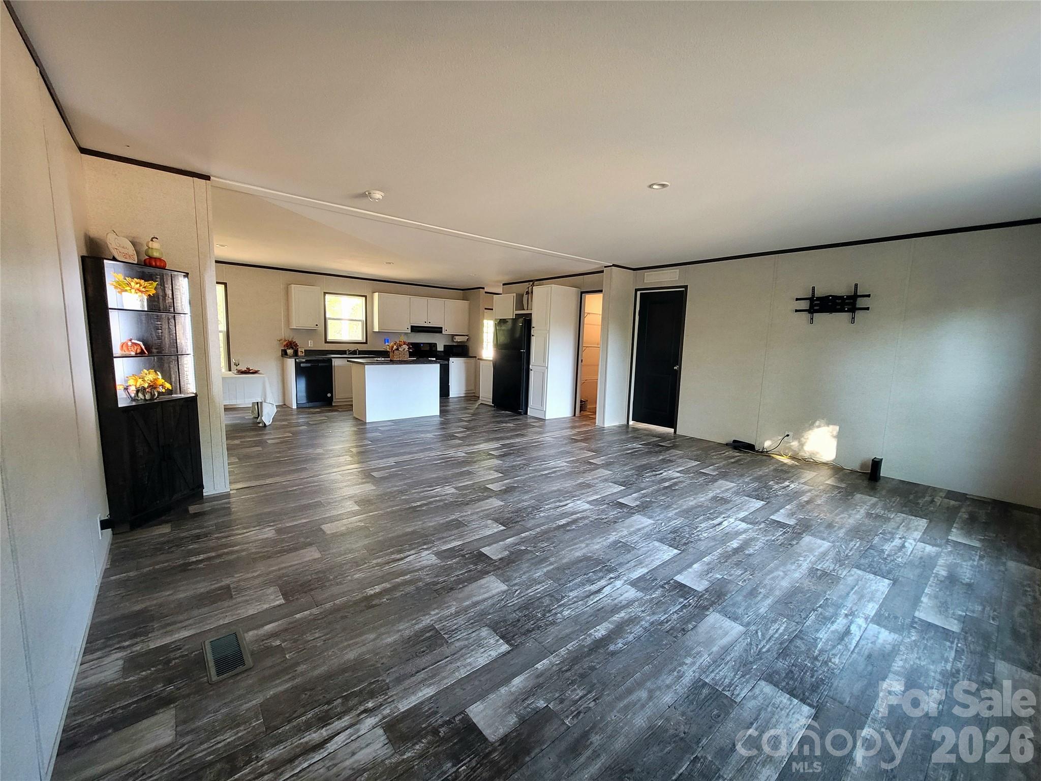 Single Family Residence at 222 Gravel Hill Court, Taylorsville, photo 2 of 20