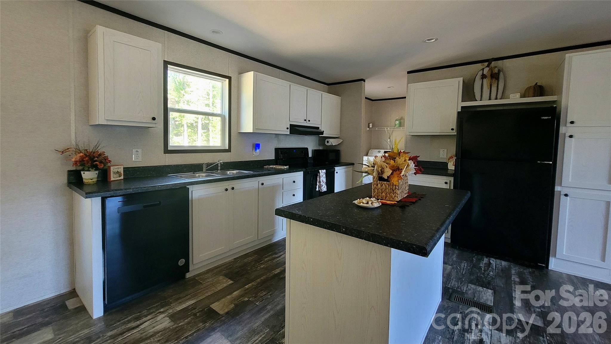 Single Family Residence at 222 Gravel Hill Court, Taylorsville, photo 5 of 20