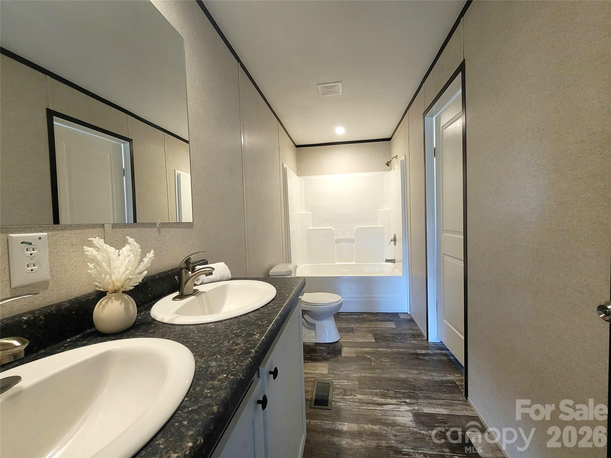 Single Family Residence at 222 Gravel Hill Court, Taylorsville, photo 16 of 20