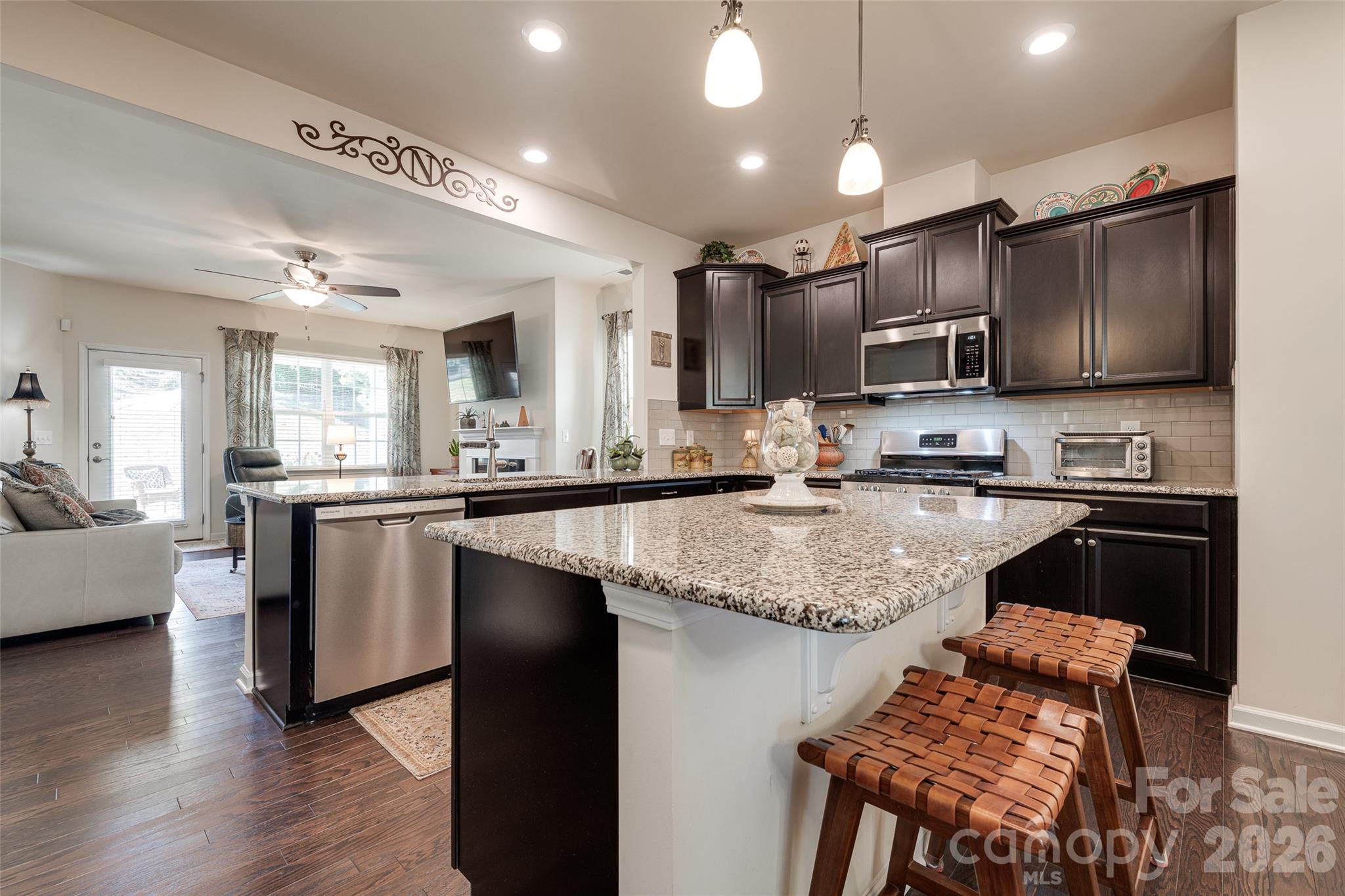 Single Family Residence at 13301 Canterbury Castle Drive, Charlotte, photo 11 of 48