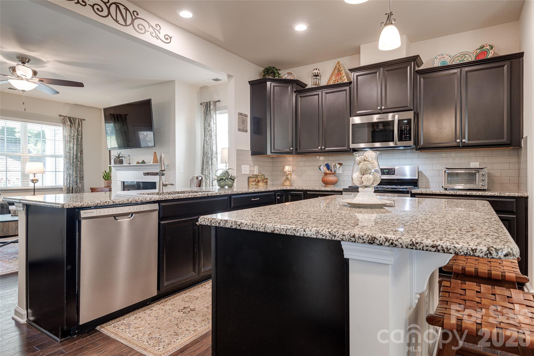 Single Family Residence at 13301 Canterbury Castle Drive, Charlotte, photo 16 of 48