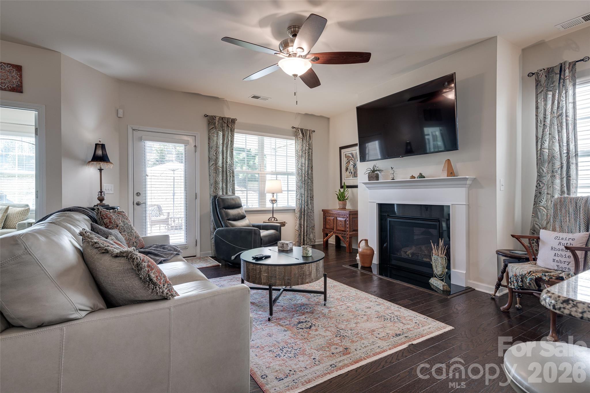 Single Family Residence at 13301 Canterbury Castle Drive, Charlotte, photo 19 of 48