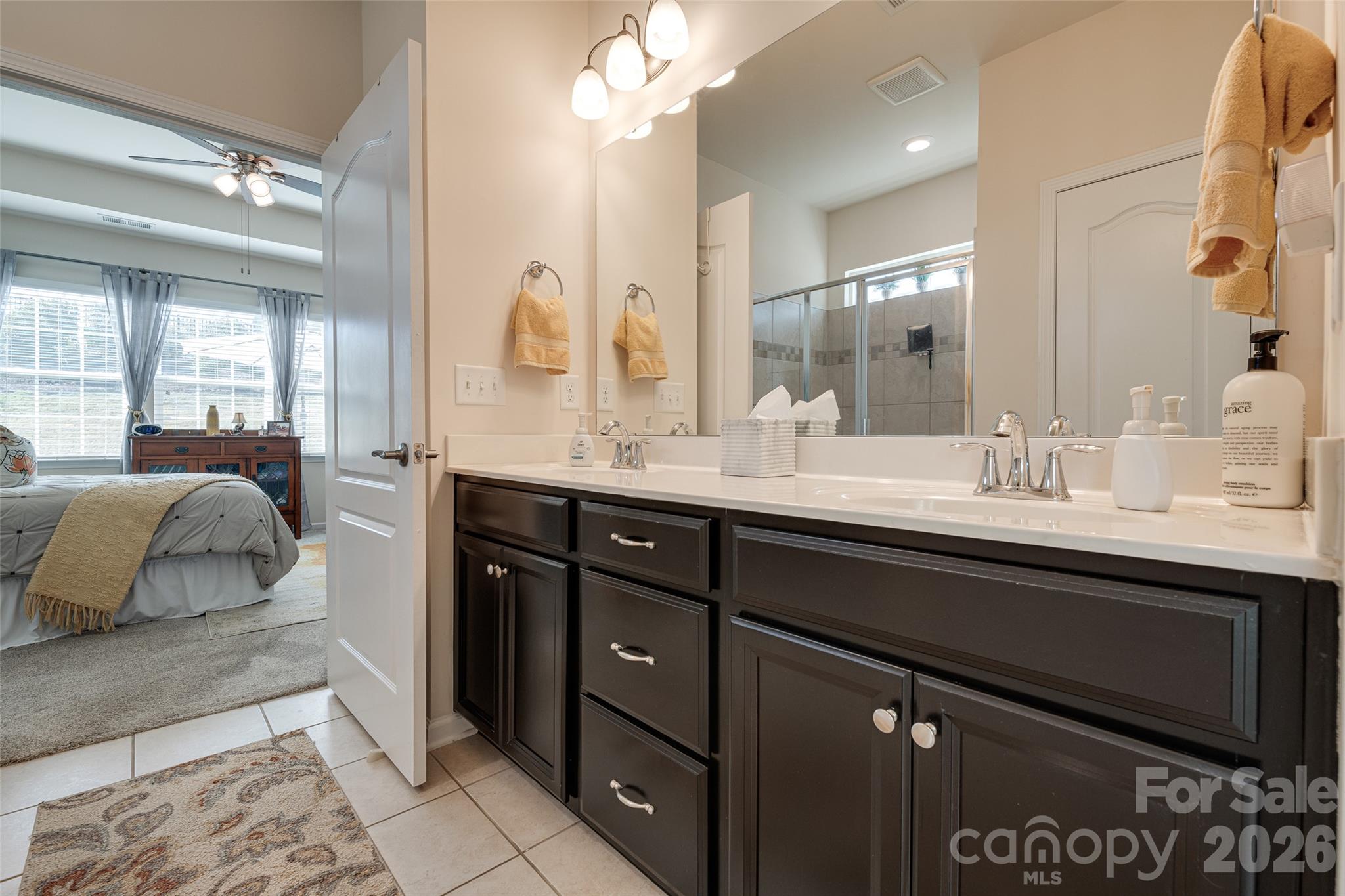 Single Family Residence at 13301 Canterbury Castle Drive, Charlotte, photo 34 of 48