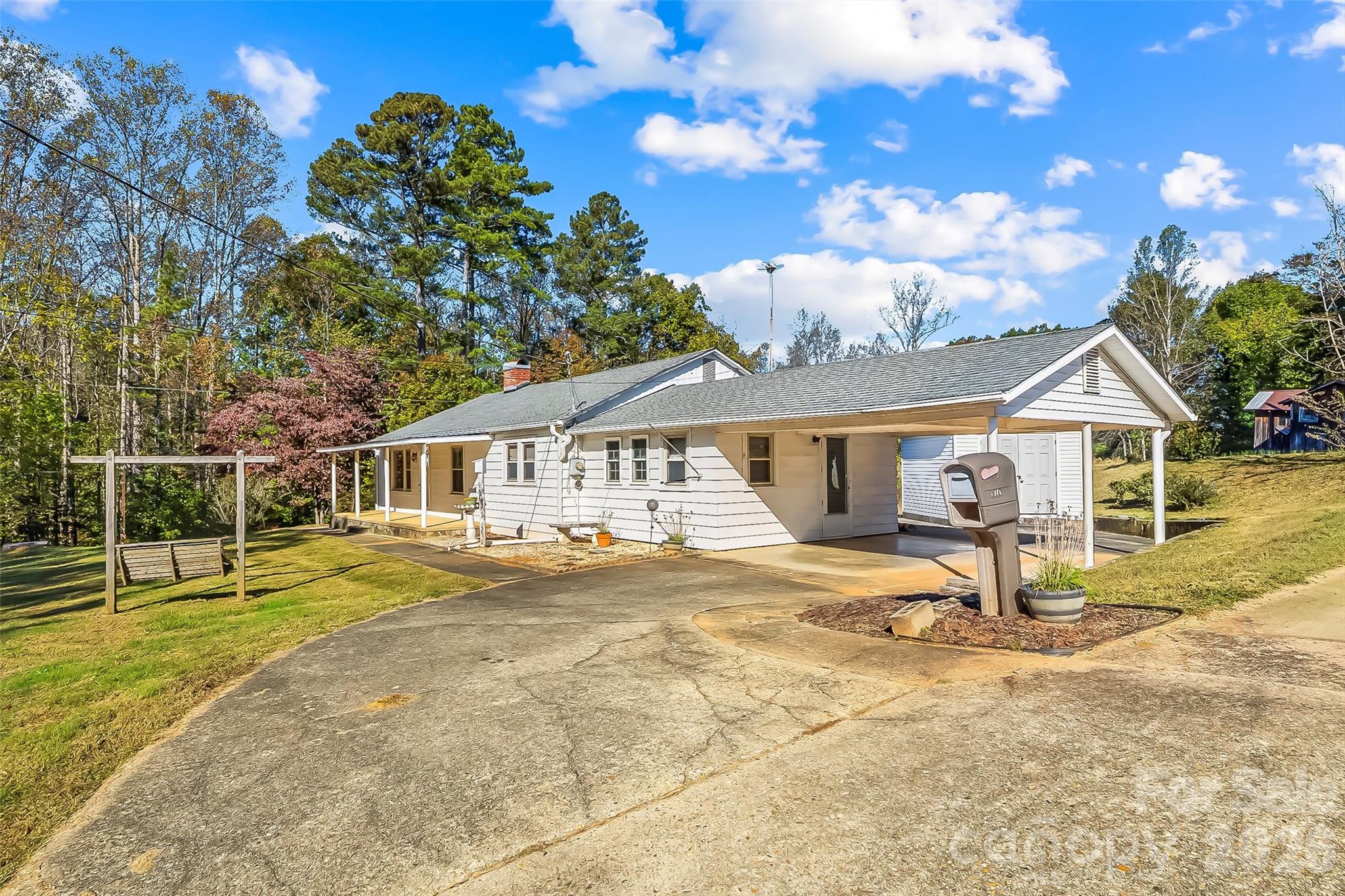 Single Family Residence at 6423 US 70 Highway E, Nebo, photo 2 of 37