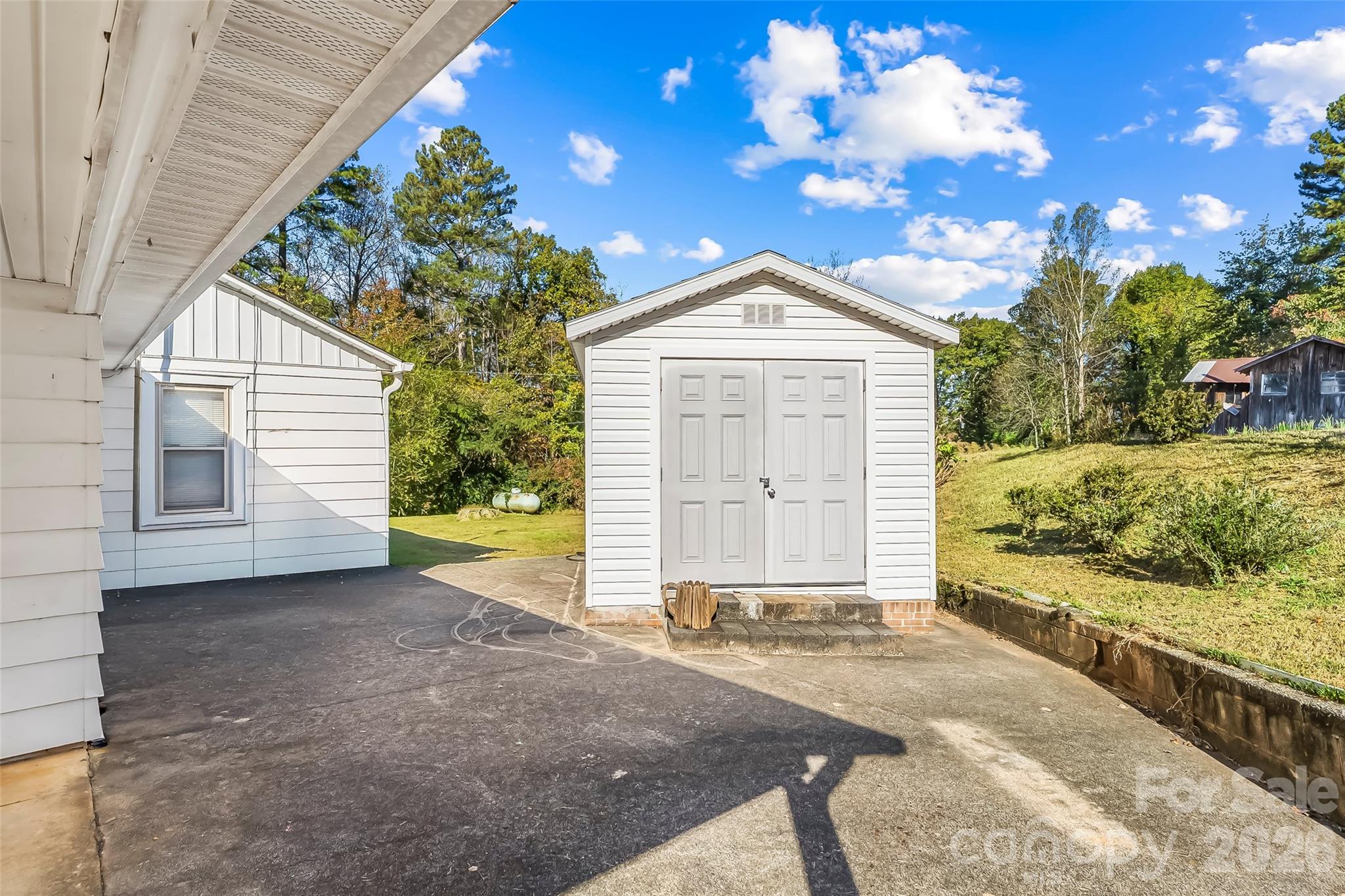 Single Family Residence at 6423 US 70 Highway E, Nebo, photo 27 of 37