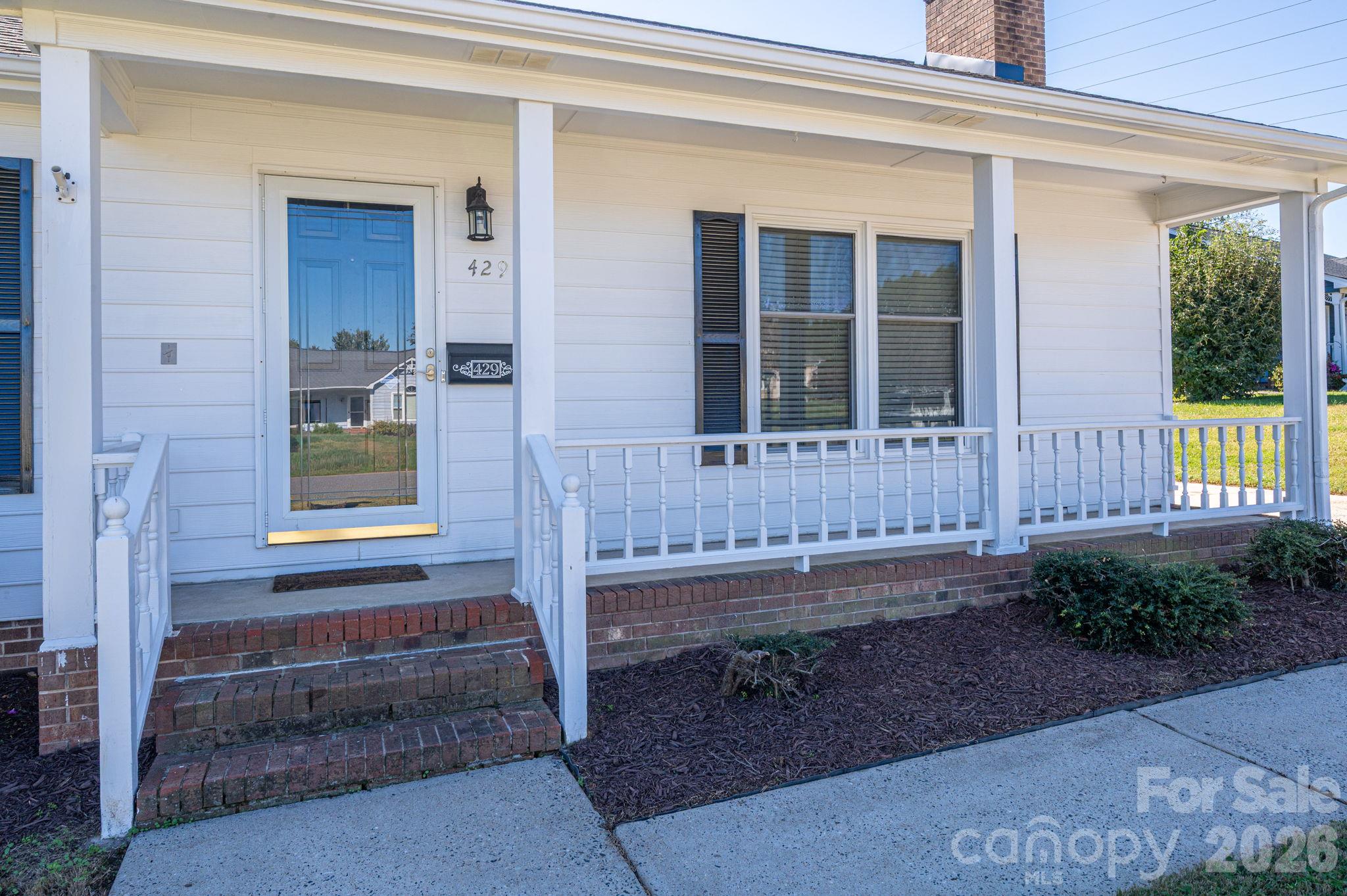Front porch - 429 Rowan Court, Gastonia