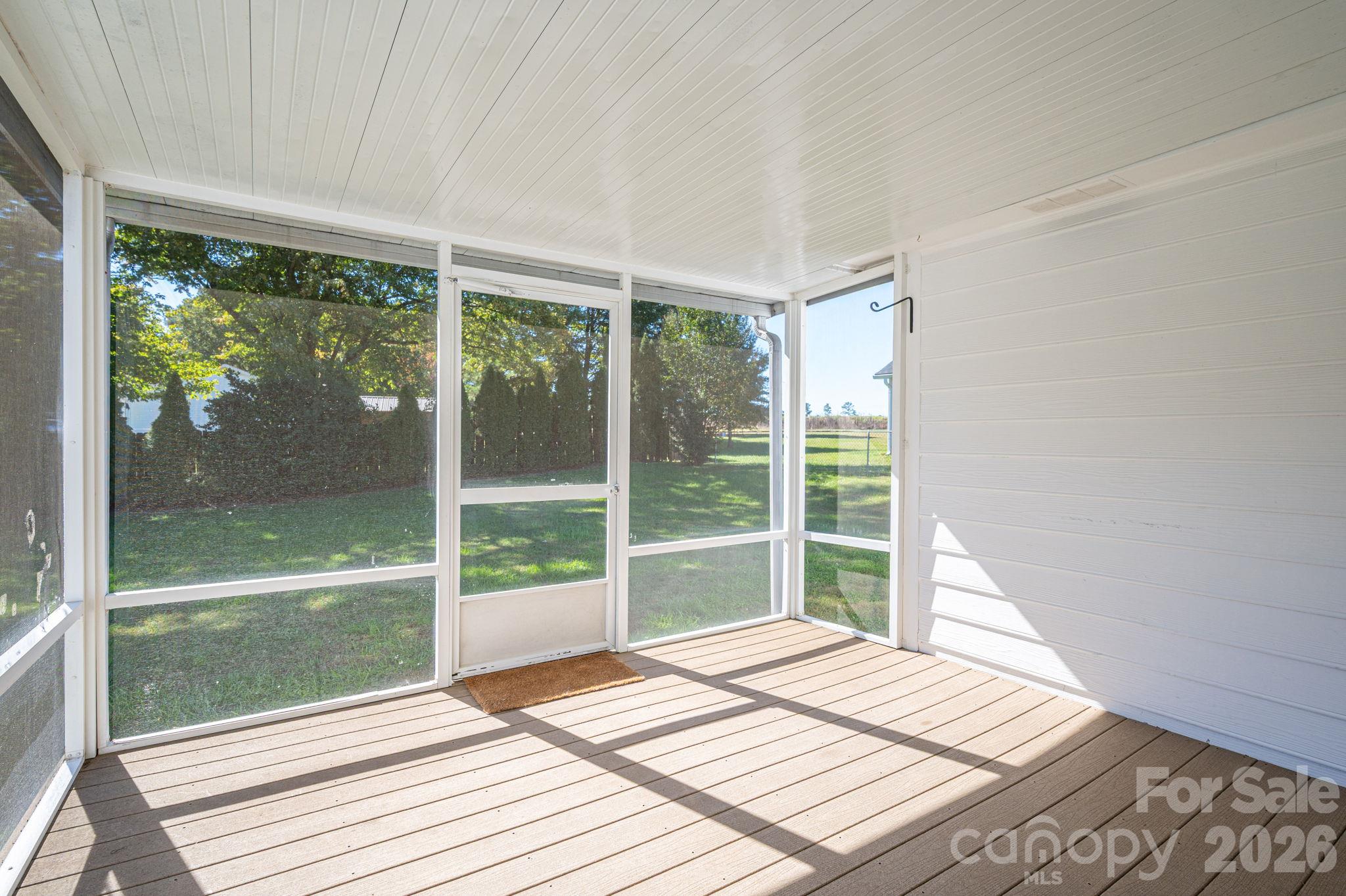 Screened-in-porch - 429 Rowan Court, Gastonia