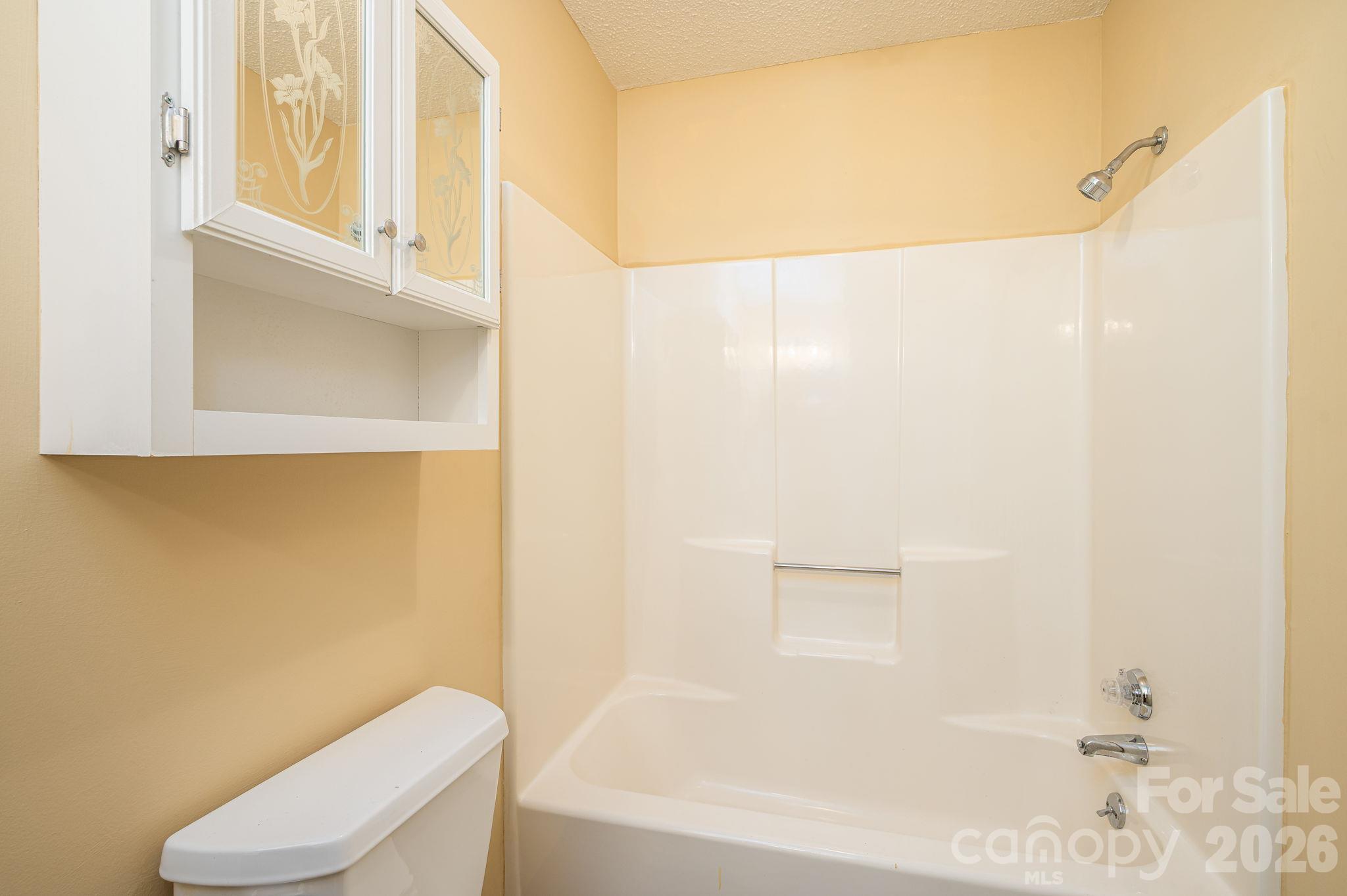 Full Bath - 429 Rowan Court, Gastonia