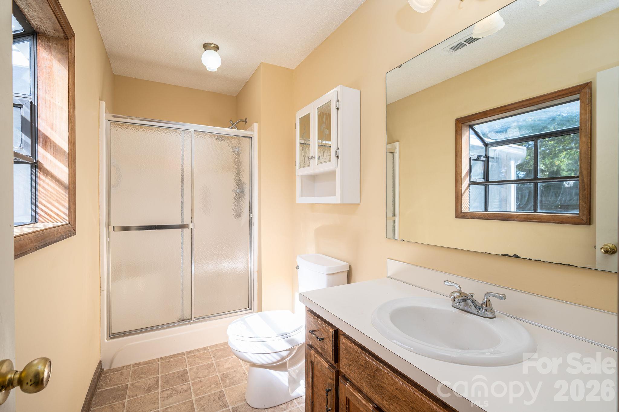 Primary Bathroom - 429 Rowan Court, Gastonia