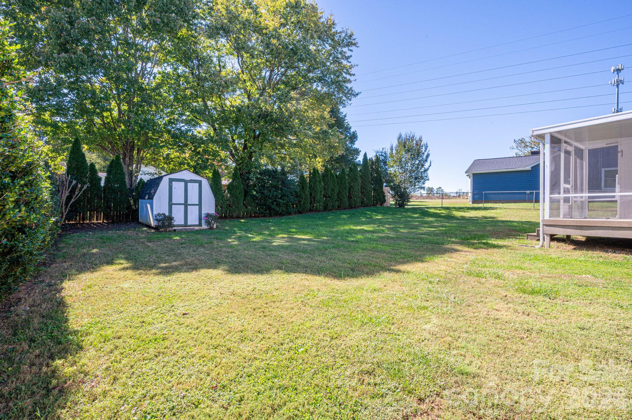 Large backyard - 429 Rowan Court, Gastonia