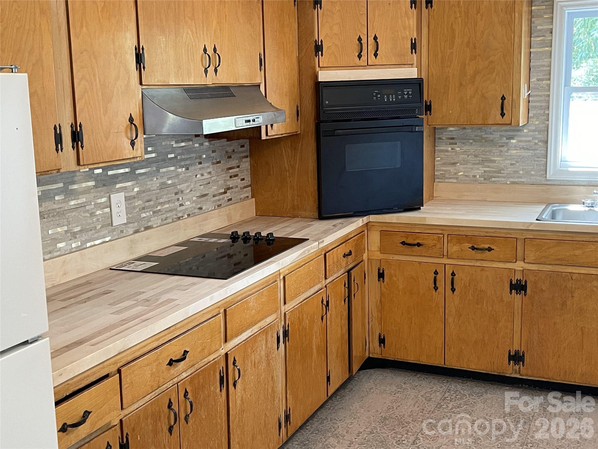 Single Family Residence at 822 Azalea Avenue, Black Mountain, photo 6 of 22
