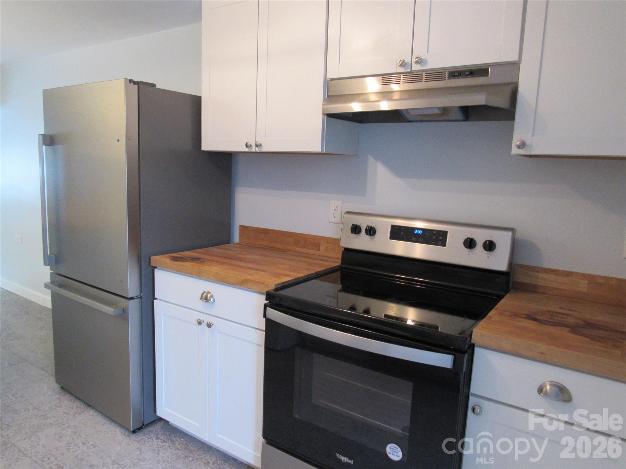 Single Family Residence at 822 Azalea Avenue, Black Mountain, photo 11 of 22