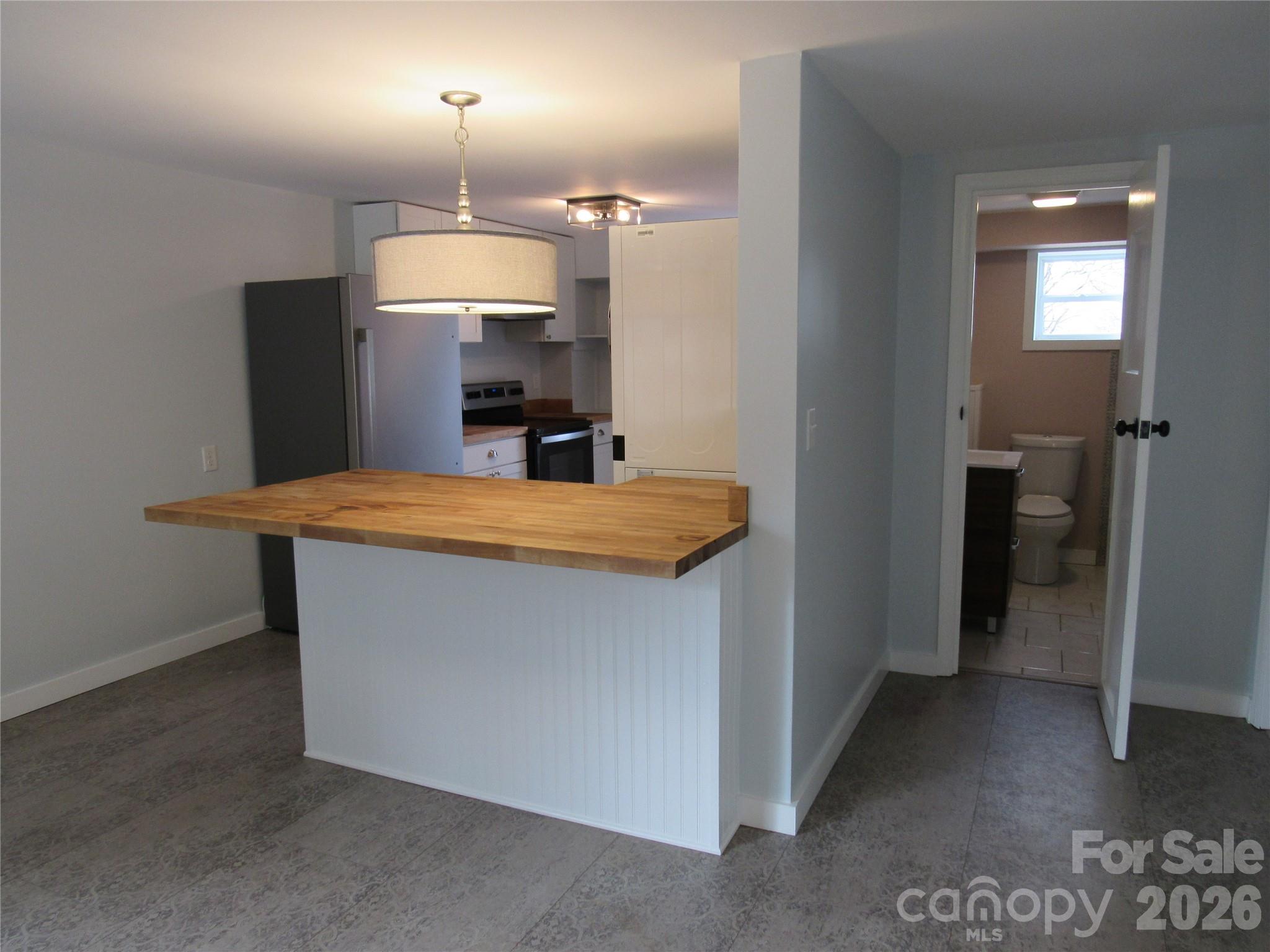 Single Family Residence at 822 Azalea Avenue, Black Mountain, photo 12 of 22