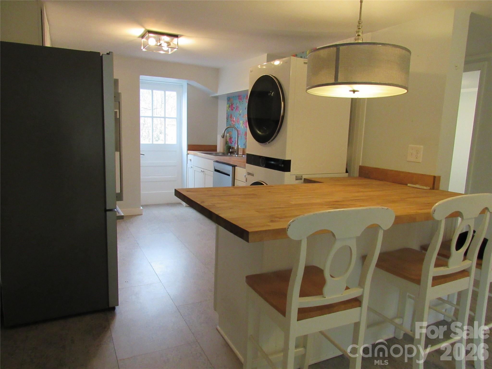 Single Family Residence at 822 Azalea Avenue, Black Mountain, photo 14 of 22