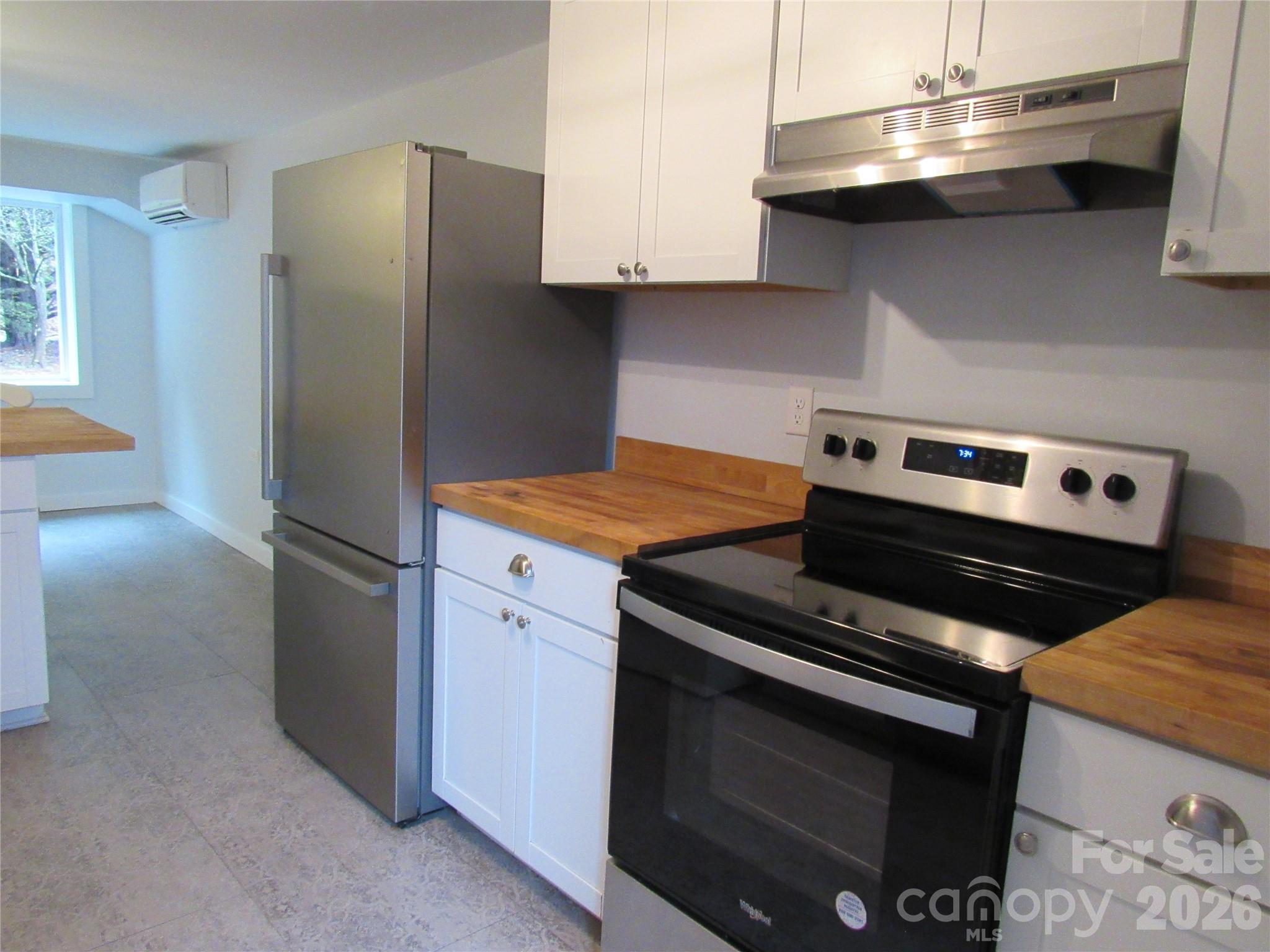 Single Family Residence at 822 Azalea Avenue, Black Mountain, photo 16 of 22