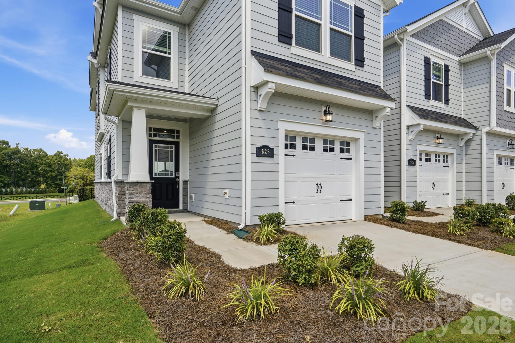 Townhouse at 324 Laura Elizabeth Lane, Clover, photo 2 of 19