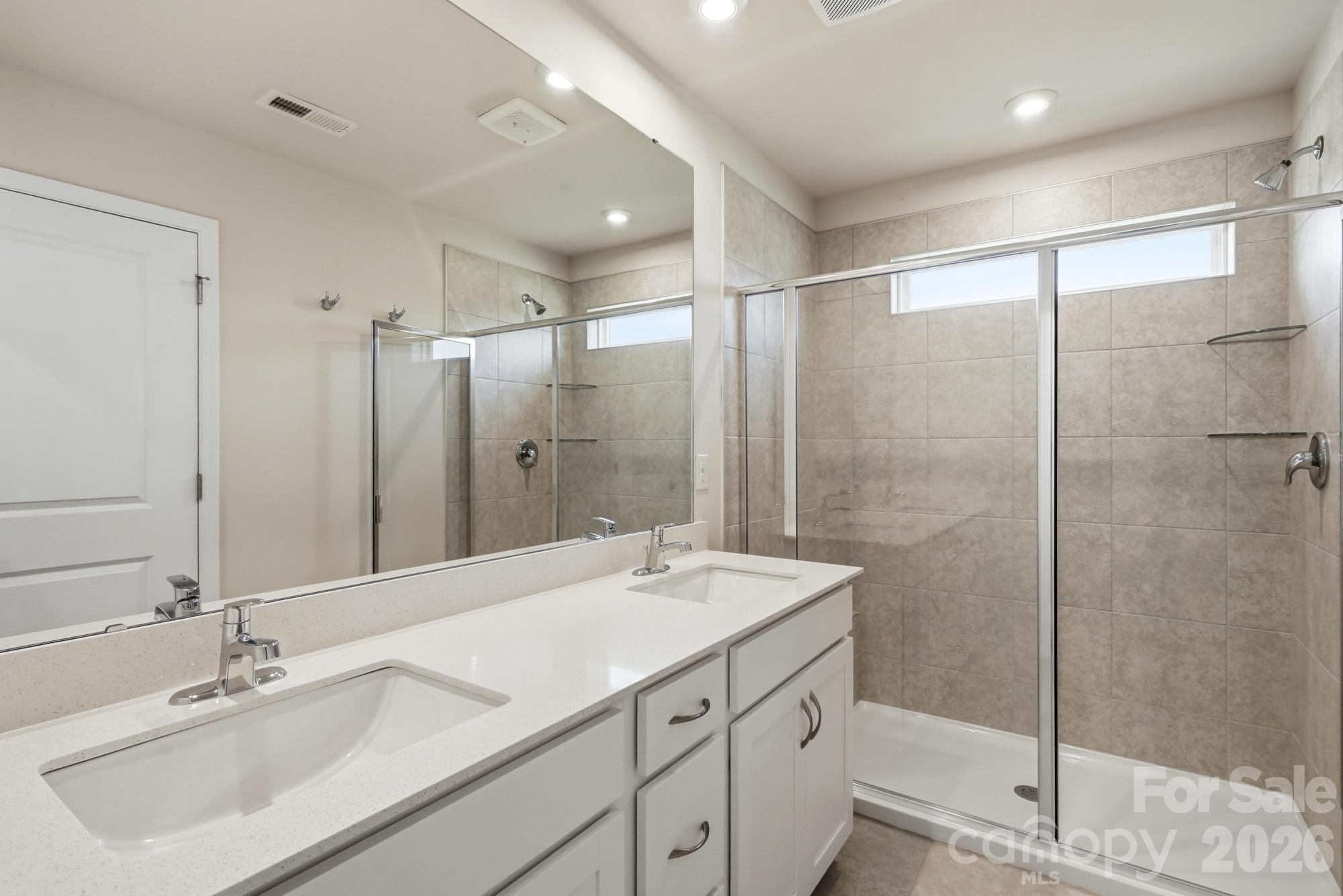 Townhouse at 324 Laura Elizabeth Lane, Clover, photo 8 of 19