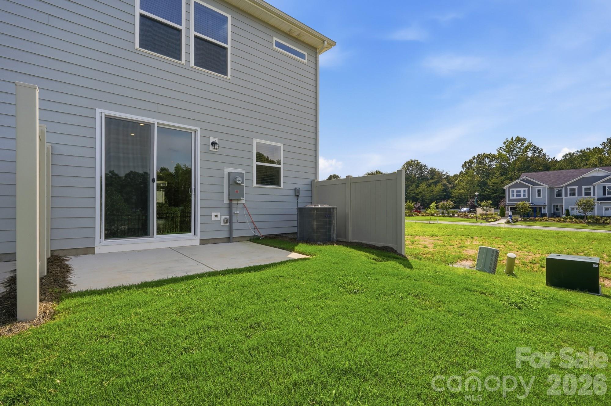 Townhouse at 324 Laura Elizabeth Lane, Clover, photo 14 of 19