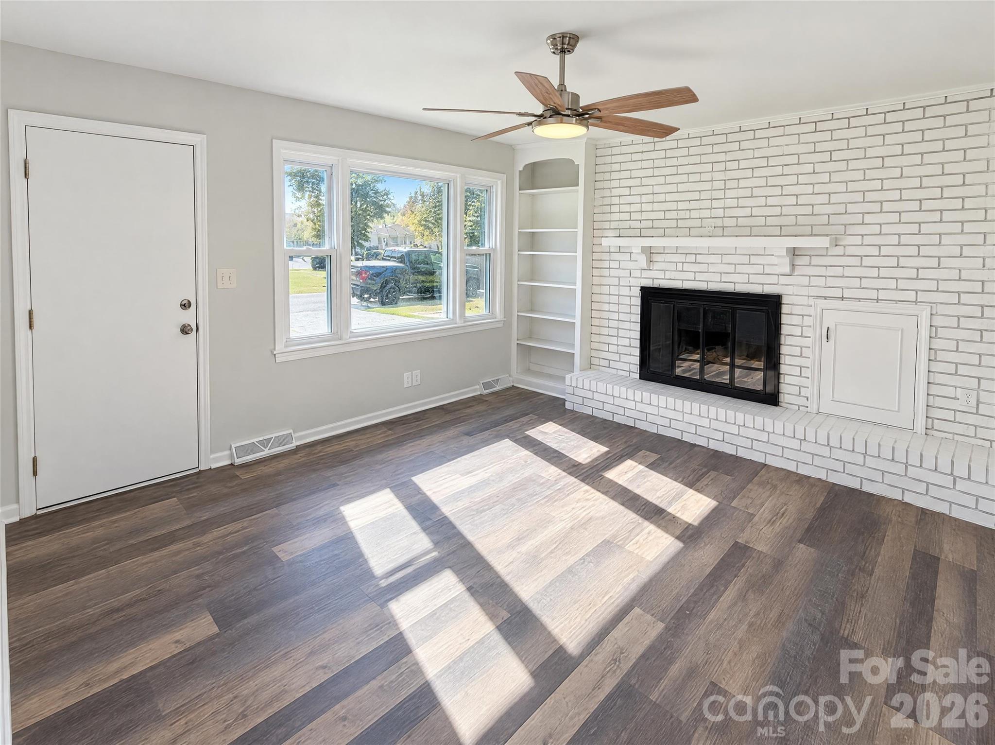 Single Family Residence at 2138 Reeves Road, Lancaster, photo 8 of 16