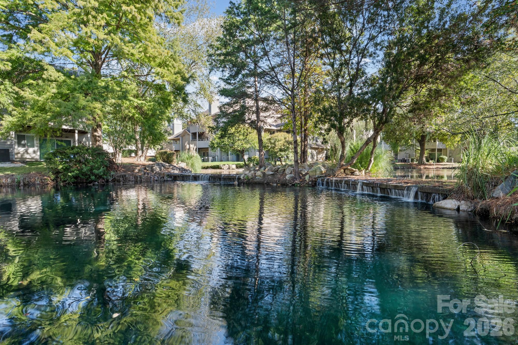 Condominium at 2519 Stockbridge Drive, Charlotte, photo 2 of 22