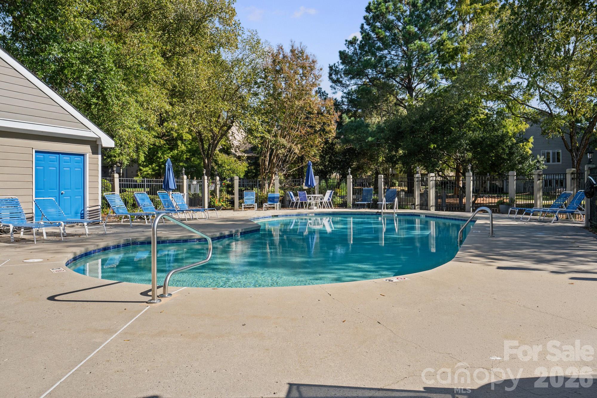 Condominium at 2519 Stockbridge Drive, Charlotte, photo 3 of 22