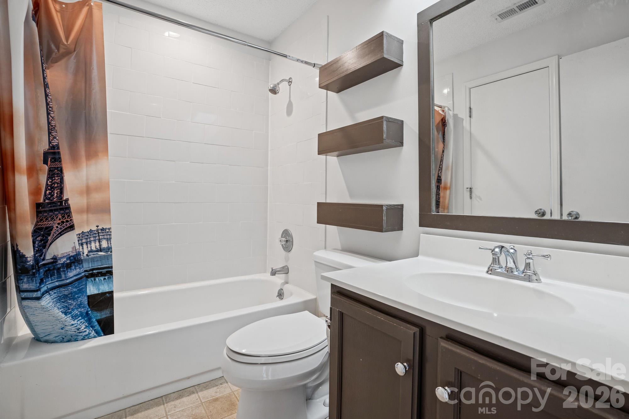 Condominium at 2519 Stockbridge Drive, Charlotte, photo 6 of 22