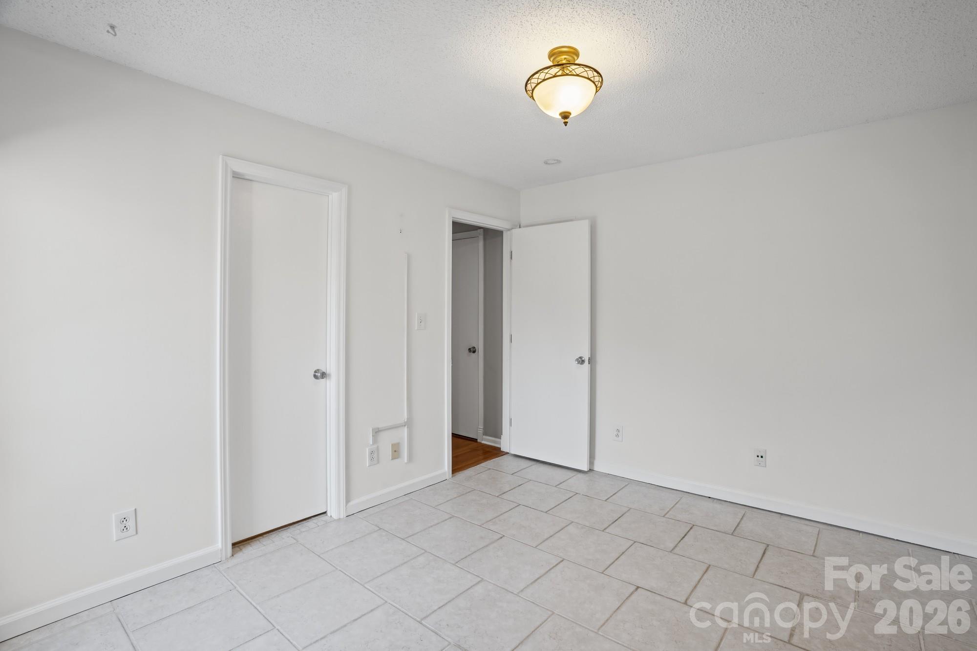 Condominium at 2519 Stockbridge Drive, Charlotte, photo 9 of 22
