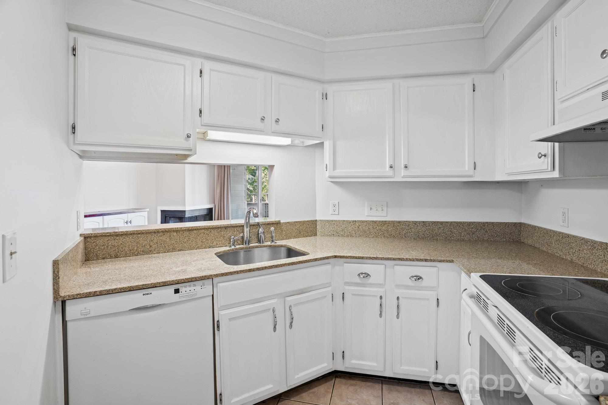 Condominium at 2519 Stockbridge Drive, Charlotte, photo 13 of 22