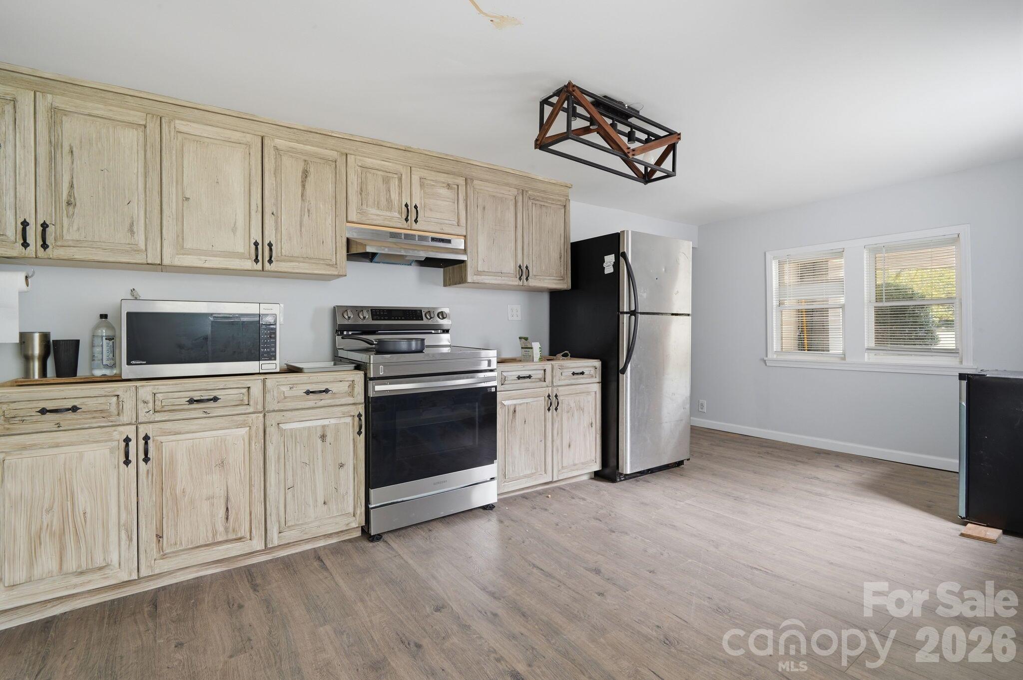 Single Family Residence at 1015 Mundy Field Road, Canton, photo 10 of 26