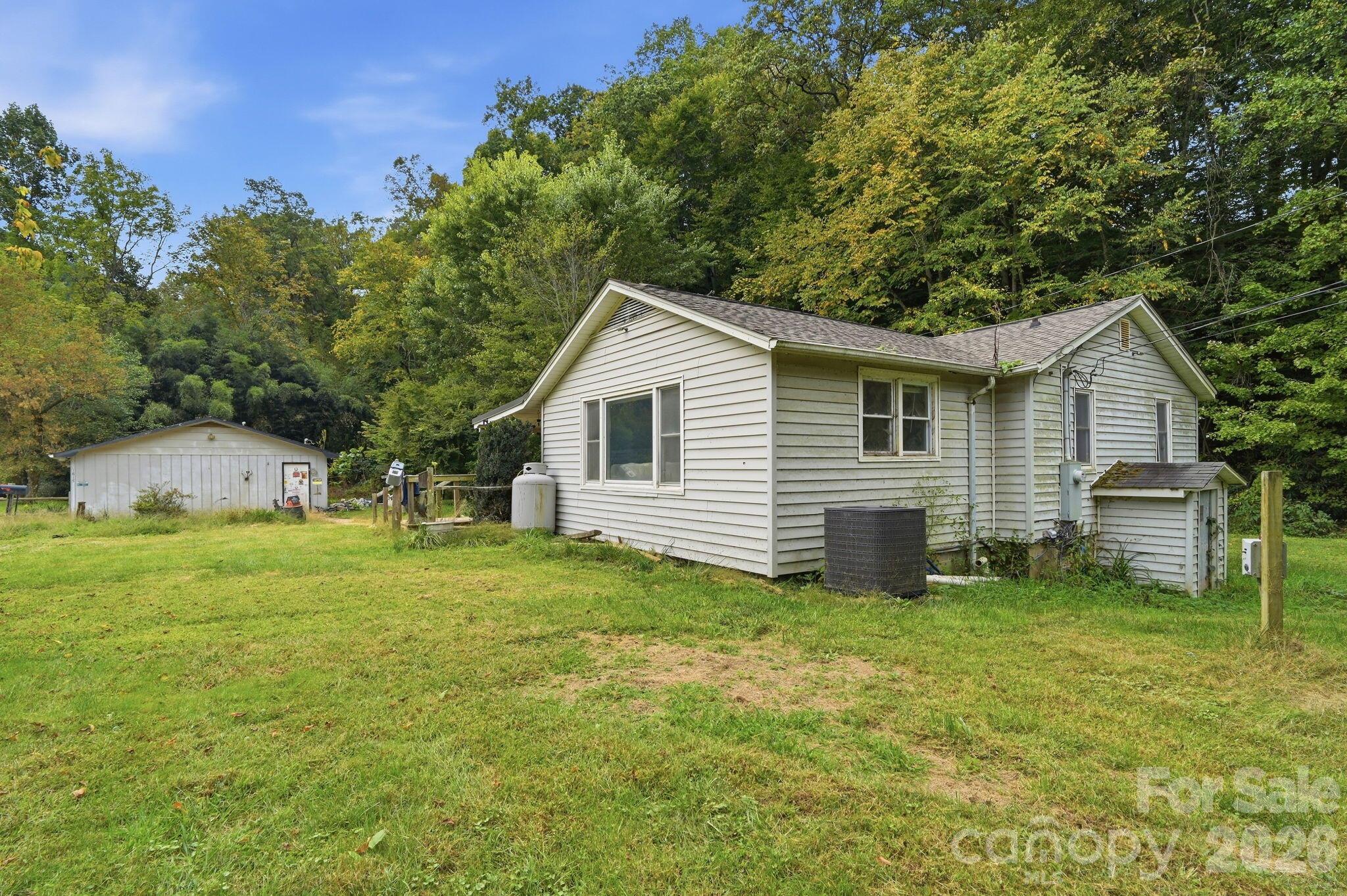 Single Family Residence at 1015 Mundy Field Road, Canton, photo 24 of 26