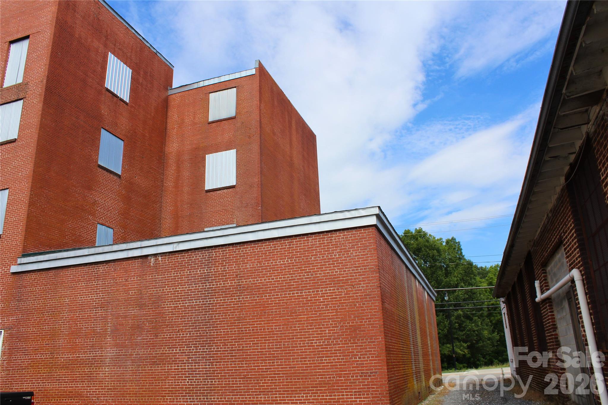 Office at 526 8th Street NE, Hickory, photo 6 of 34