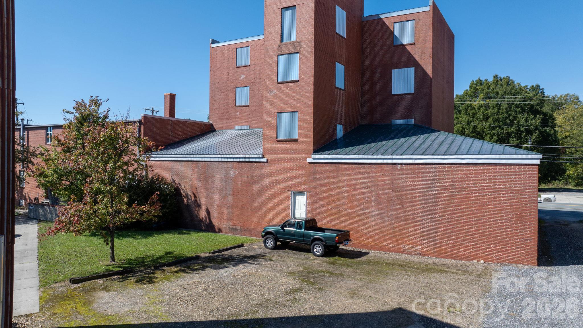 Office at 526 8th Street NE, Hickory, photo 8 of 34