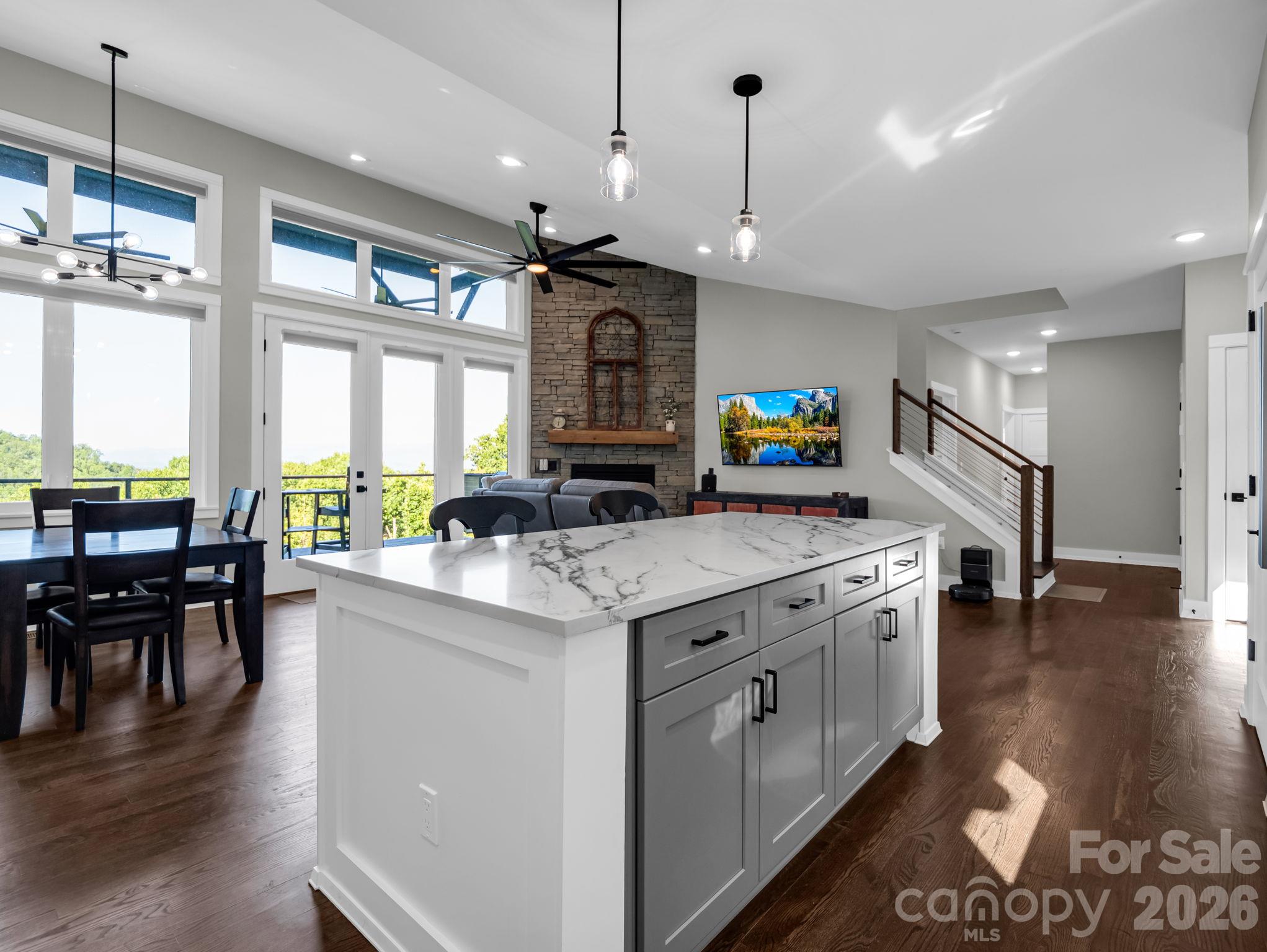 Single Family Residence at 56 Scenic View Drive, Hendersonville, photo 9 of 38
