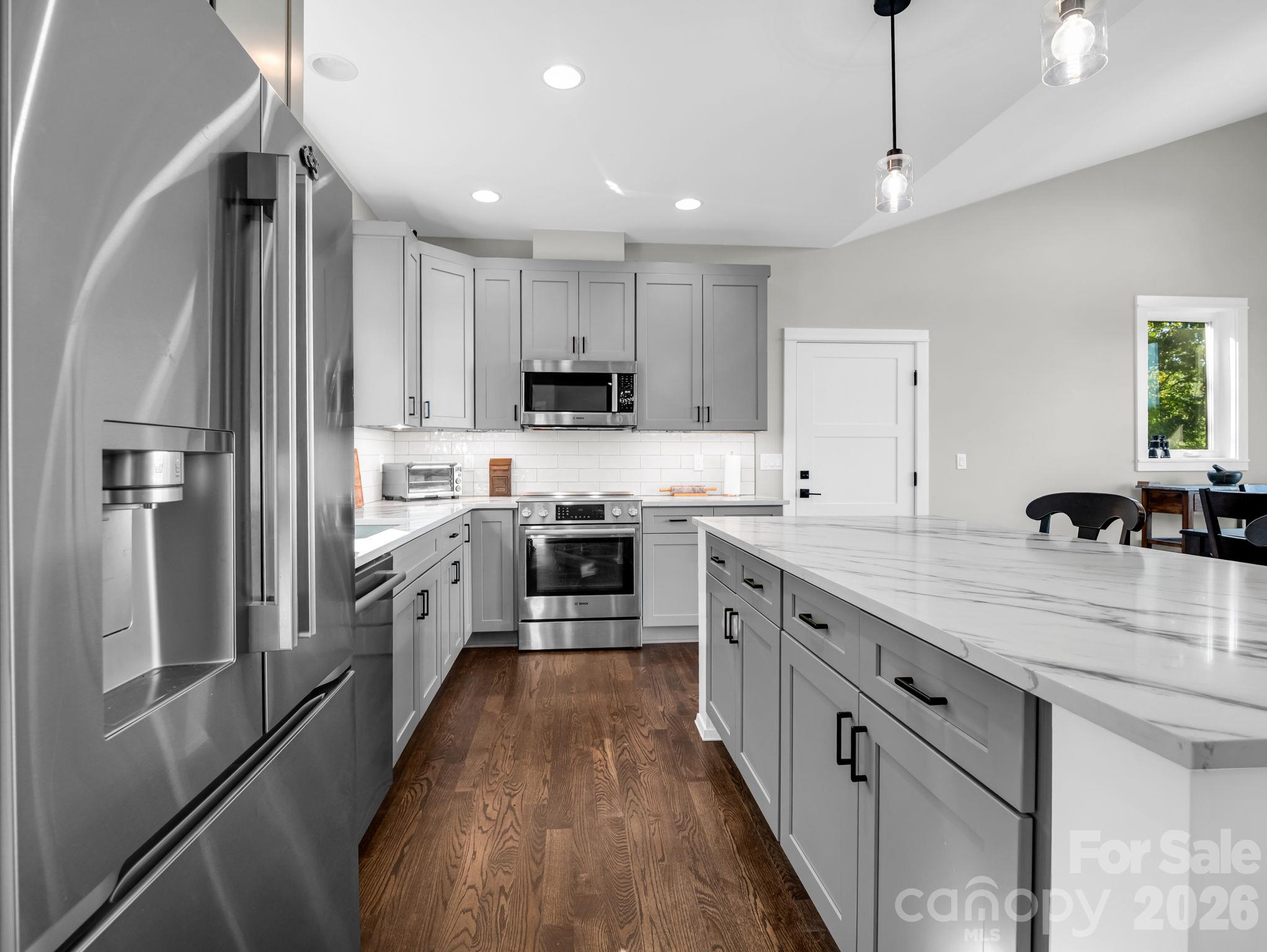 Single Family Residence at 56 Scenic View Drive, Hendersonville, photo 10 of 38