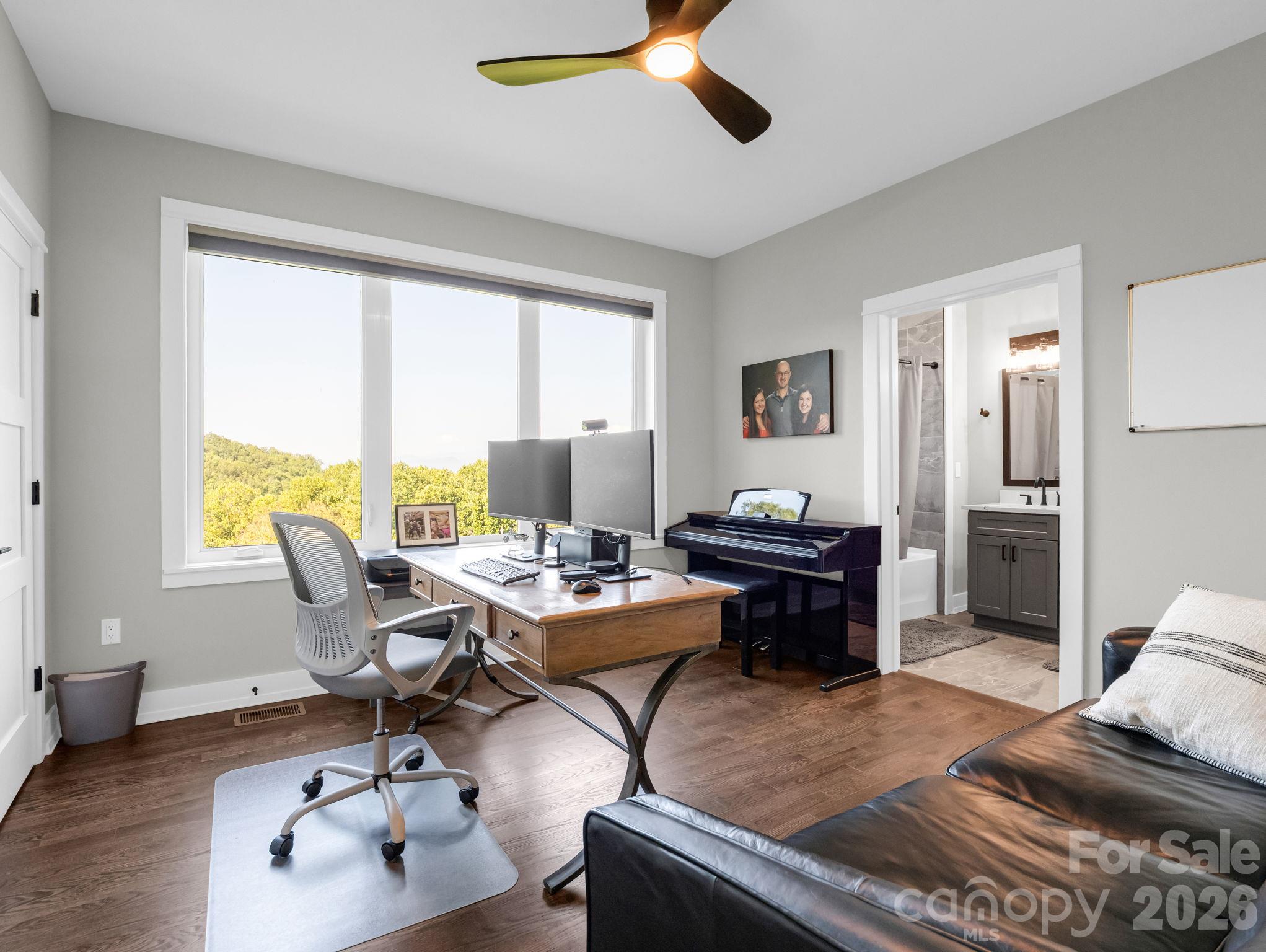 Main Floor Guest bedroom 1 - 56 Scenic View Drive, Hendersonville