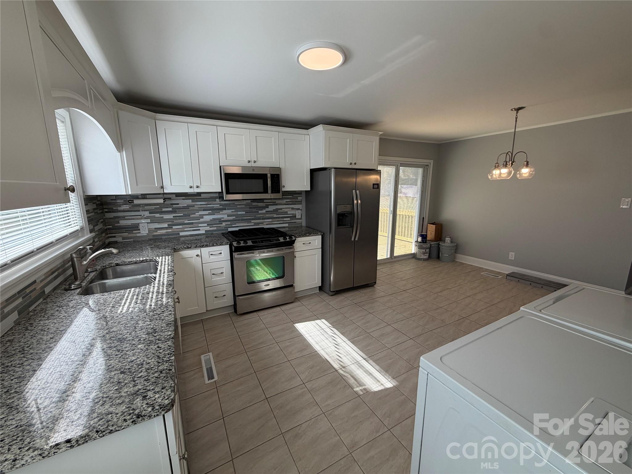 Single Family Residence at 527 Annex Avenue, Kannapolis, photo 6 of 21