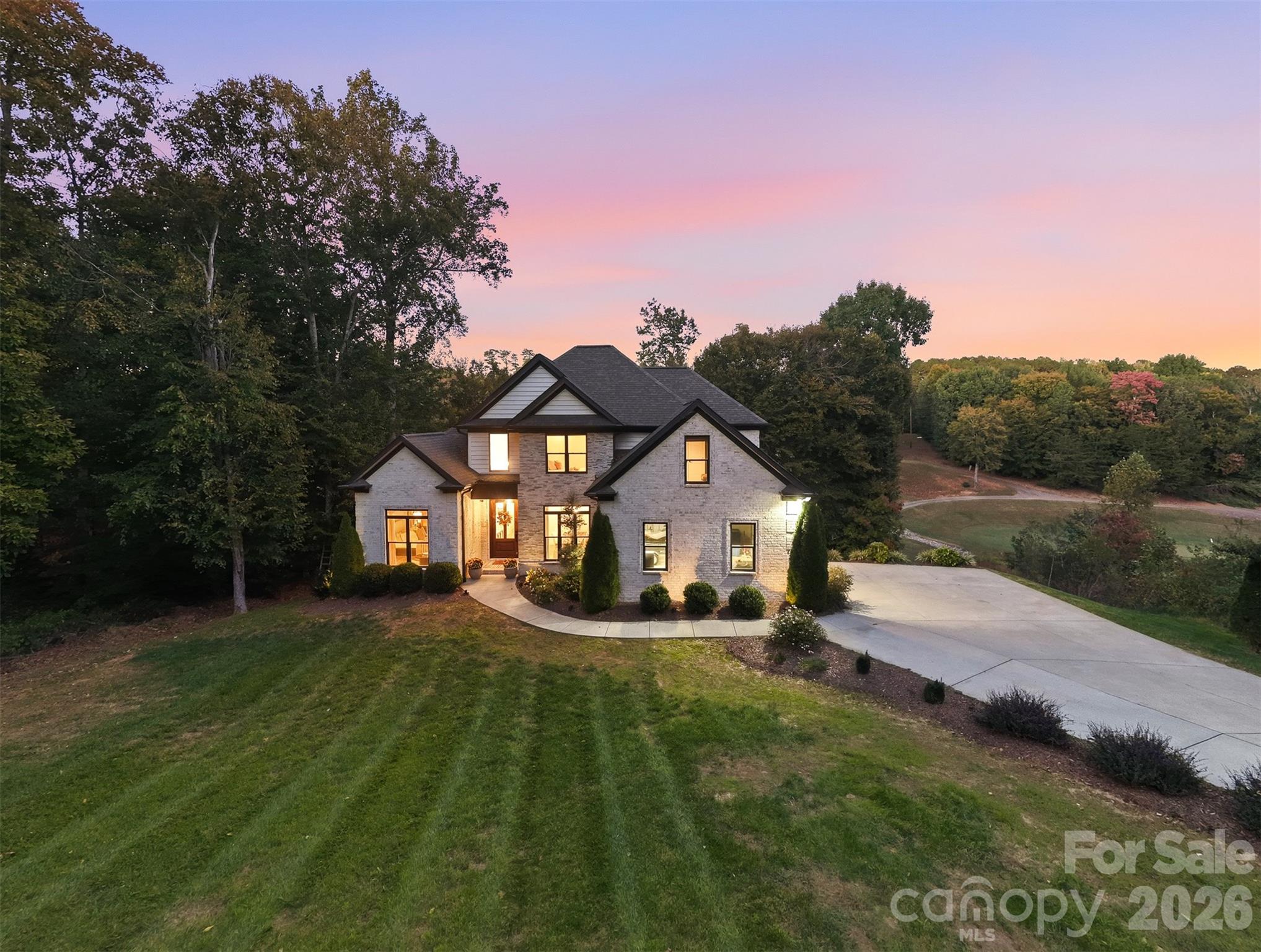 Single Family Residence at 647 Victoria Lane, Hickory, photo 46 of 48