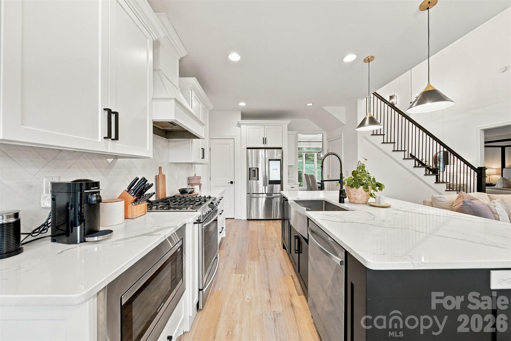 Single Family Residence at 647 Victoria Lane, Hickory, photo 14 of 48
