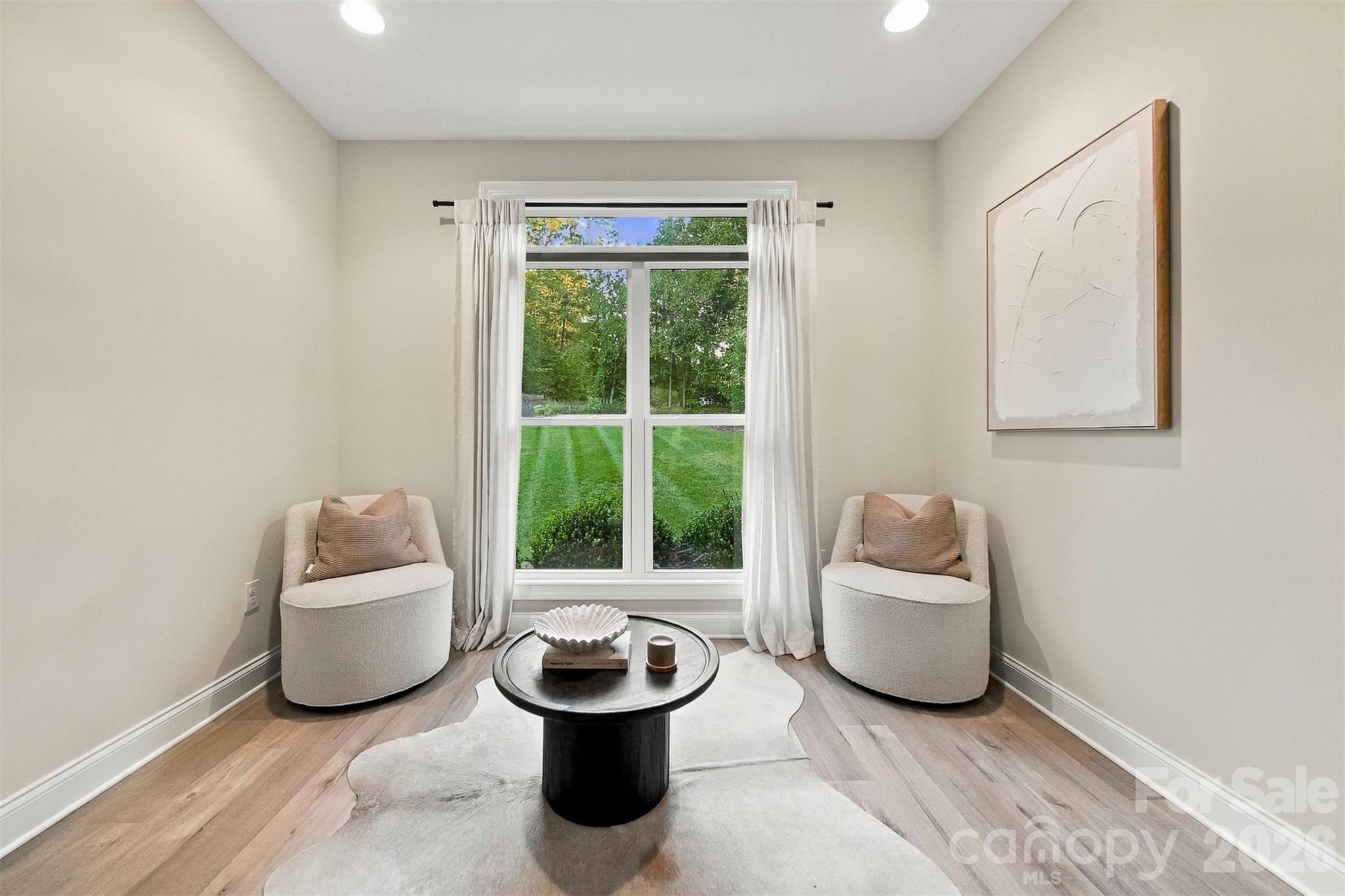 Single Family Residence at 647 Victoria Lane, Hickory, photo 21 of 48