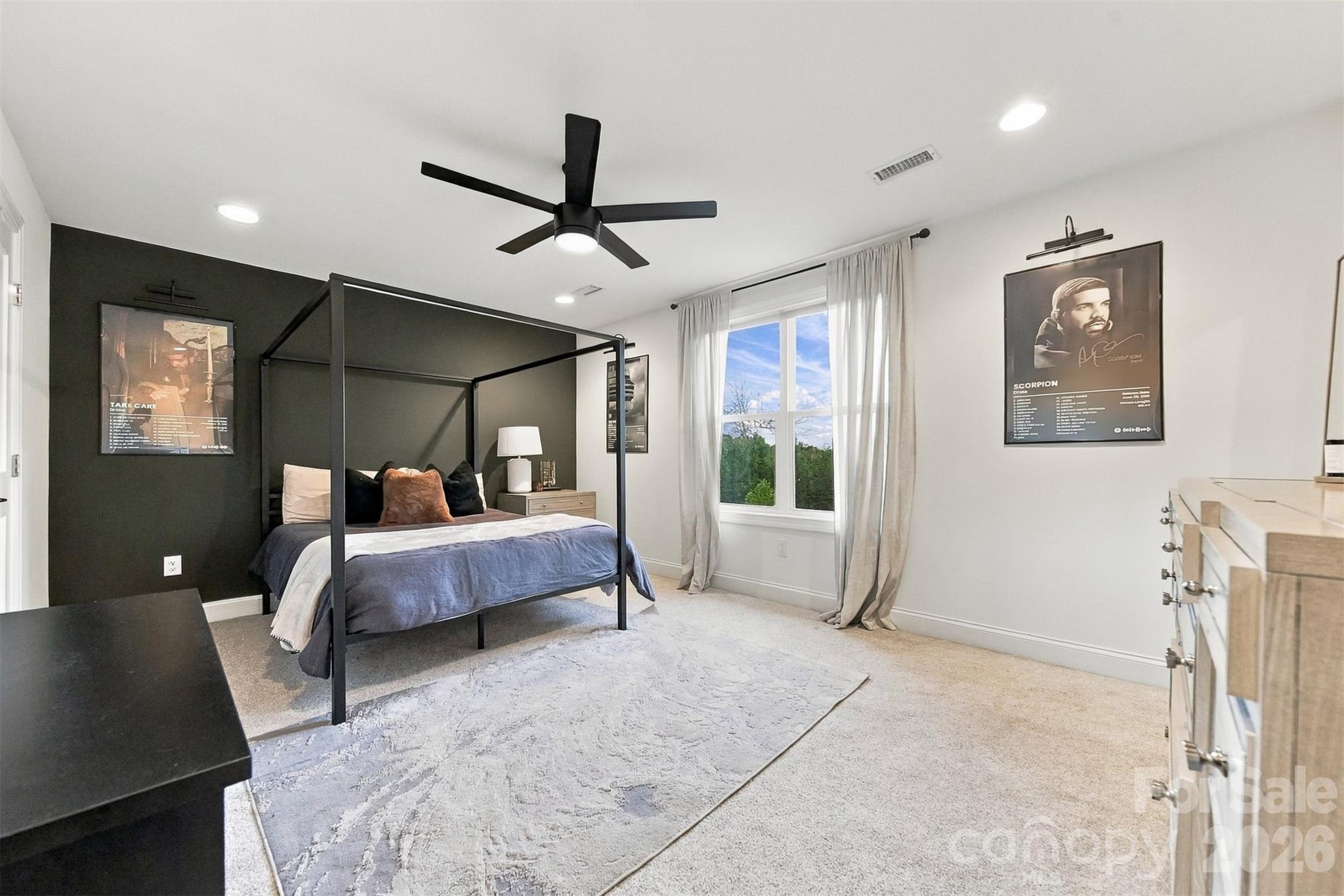 Single Family Residence at 647 Victoria Lane, Hickory, photo 25 of 48