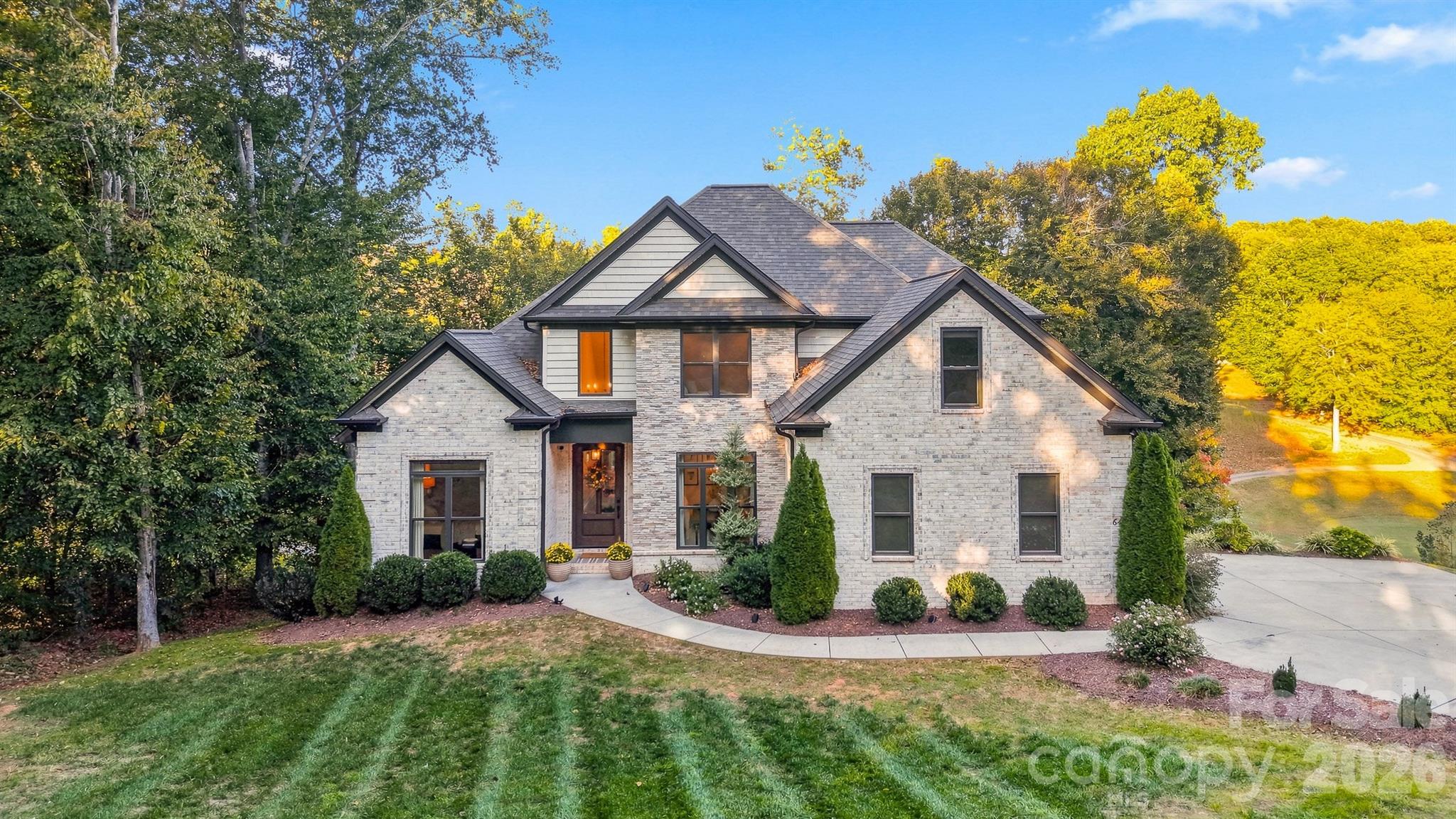 Single Family Residence at 647 Victoria Lane, Hickory, photo 42 of 48