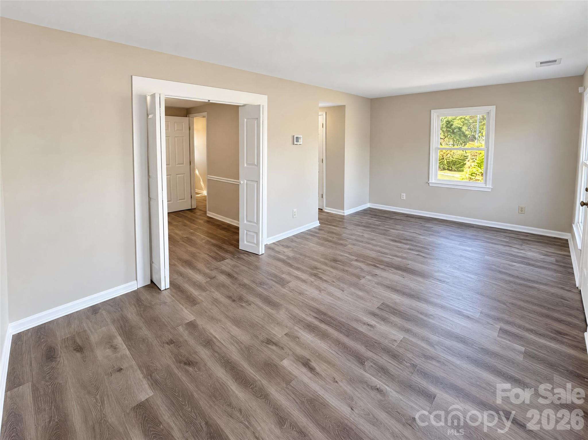 Townhouse at 8355 Knights Bridge Road, Charlotte, photo 3 of 20