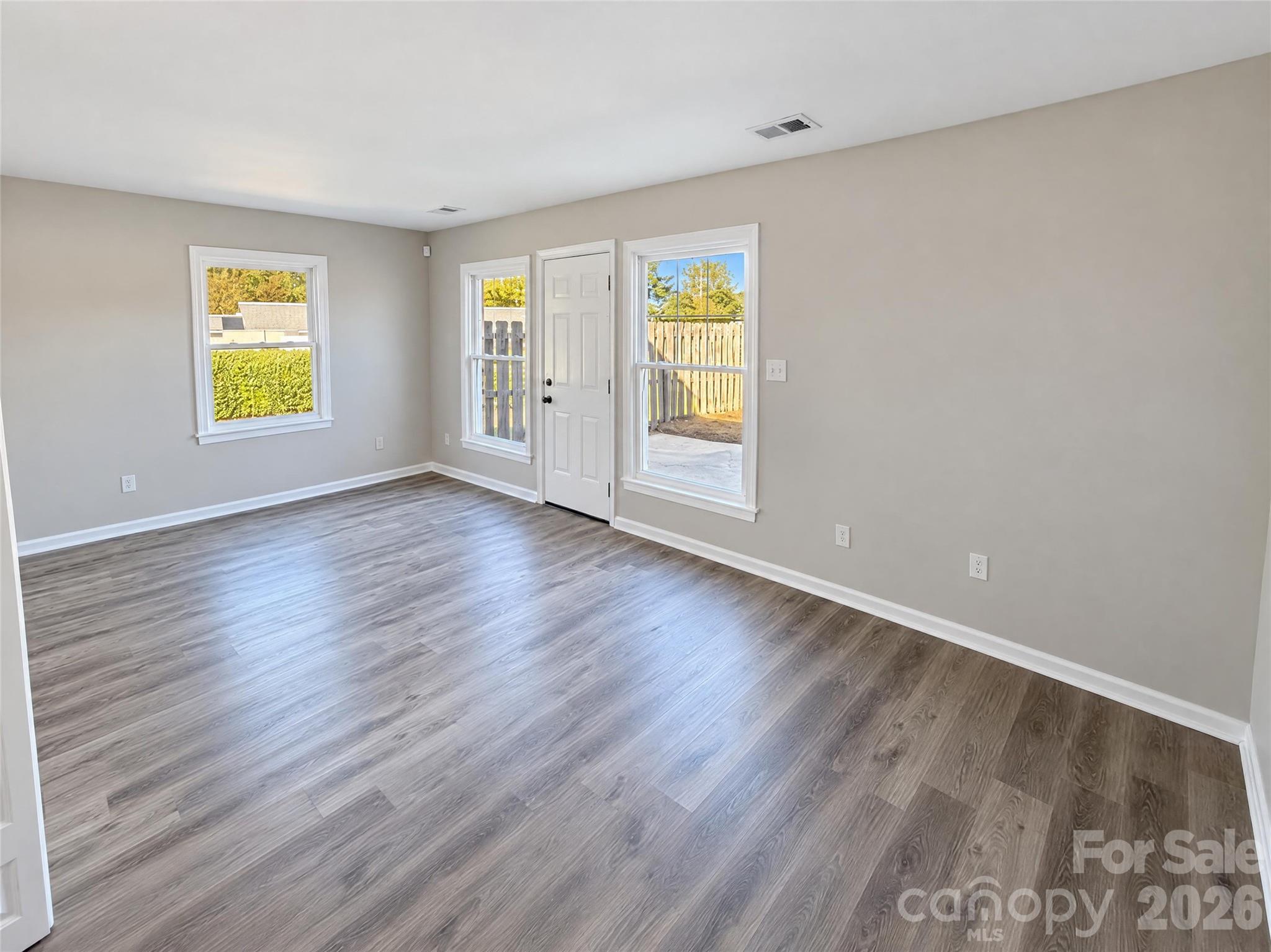 Townhouse at 8355 Knights Bridge Road, Charlotte, photo 8 of 20