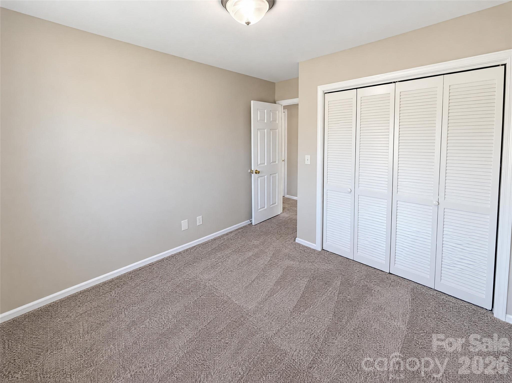 Townhouse at 8355 Knights Bridge Road, Charlotte, photo 13 of 20