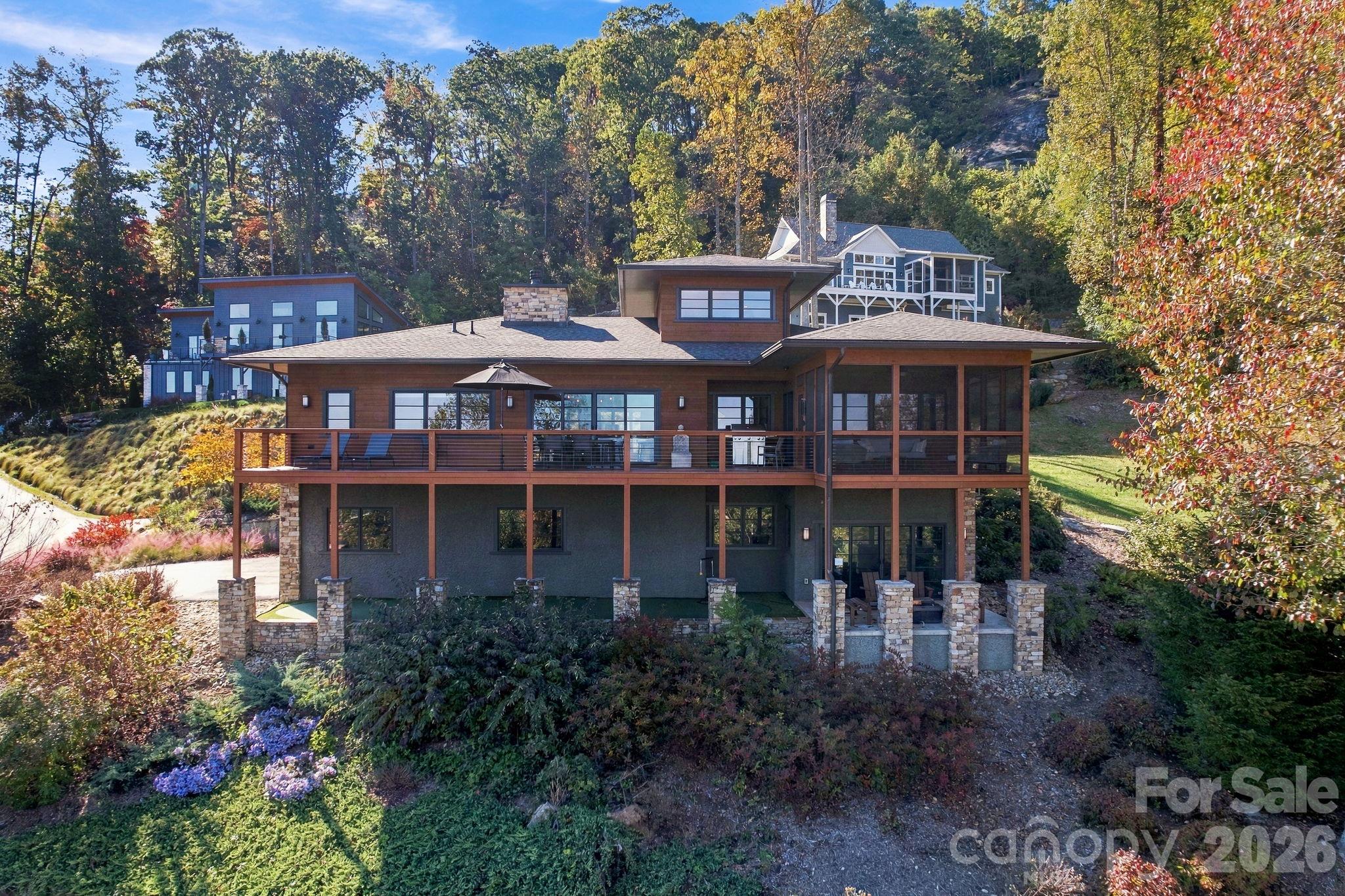Single Family Residence at 10 Rock Cliff Way, Hendersonville, photo 2 of 48