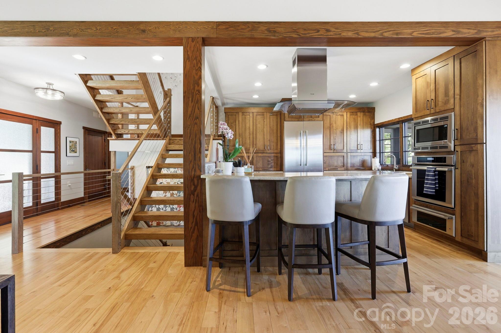 Single Family Residence at 10 Rock Cliff Way, Hendersonville, photo 8 of 48