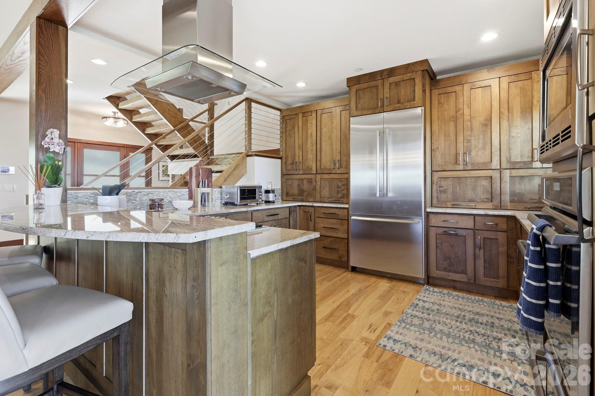 Single Family Residence at 10 Rock Cliff Way, Hendersonville, photo 9 of 48