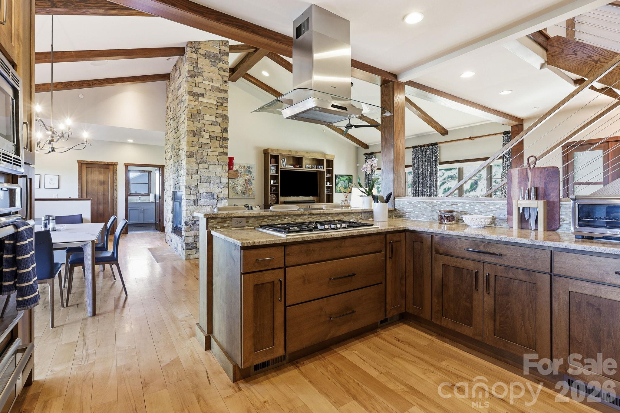 Single Family Residence at 10 Rock Cliff Way, Hendersonville, photo 10 of 48