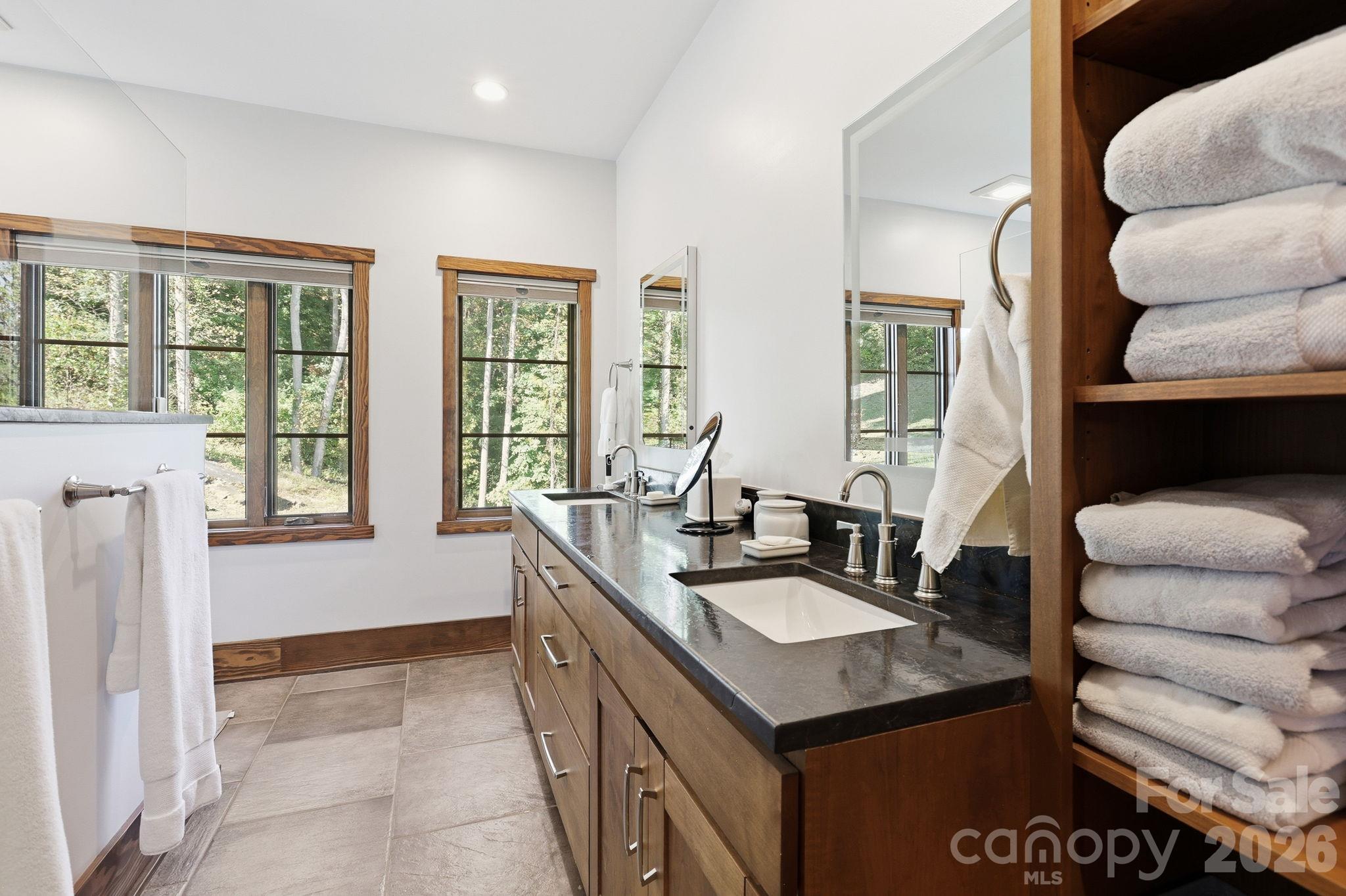 Single Family Residence at 10 Rock Cliff Way, Hendersonville, photo 22 of 48